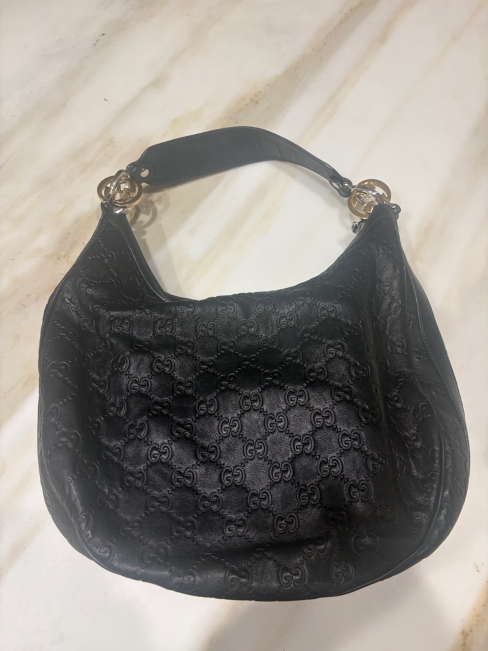 gucči purse worn a couple times